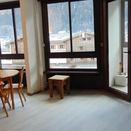 Apartment Chamonix-mont-blanc, 1 Piece, 4 Personnes - Fr-1-517-46